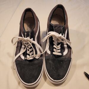 VANS CLASSIC CHUCKA BLACK/WHITE  SZ 10.5